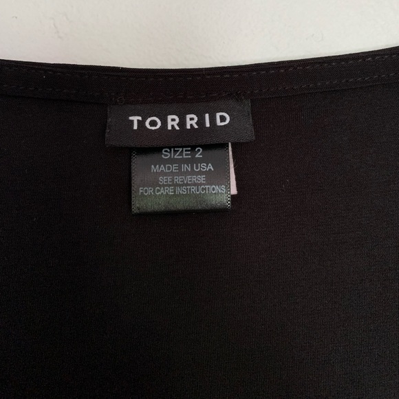 Torrid Black Cold Shoulder Top Size 2 - Picture 2 of 4